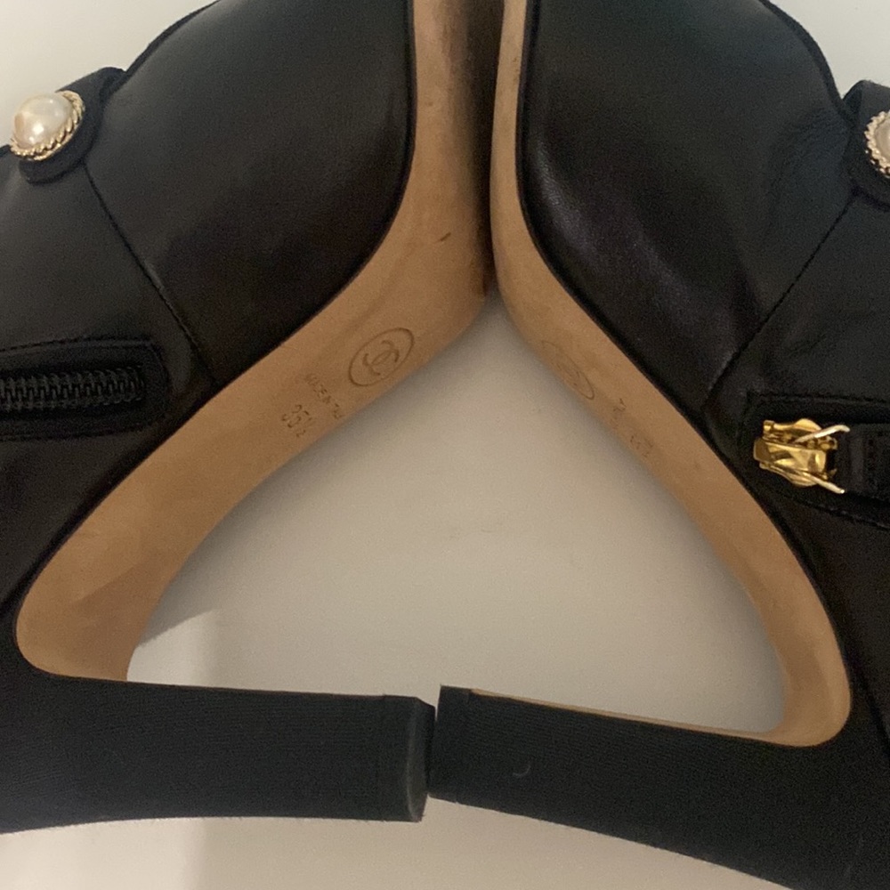 Authentic Chanel Bootie boots - Picture 6 of 7